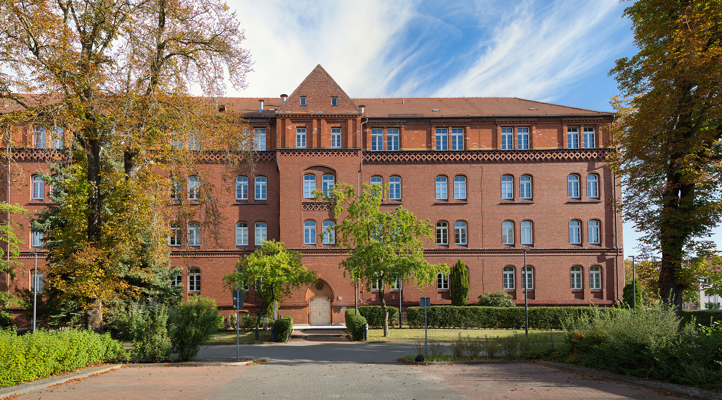 Bild: Frontansicht Arbeitsgericht Brandenburg an der Havel